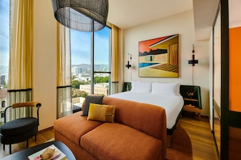 Premium bedding, down comforters, in-room safe, blackout drapes at HOLLYWOOD VOLUME, a Tribute Portfolio Hotel