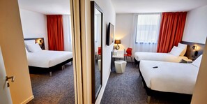 Chambre Standard, plusieurs lits | Literie de qualité supérieure, ameublement personnalisé, bureau