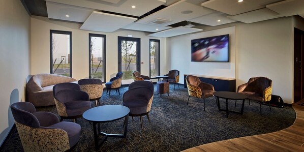 Lobby - Kyriad Combs-la-ville - Senart (Combs-la-Ville)