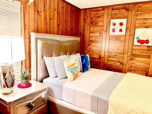 2 bedrooms, iron/ironing board, WiFi, bed sheets - [Traveler 🧰Convenient /Awesome Loc/Gated & Private/Clean @S-ATL✈️ (Morrow)