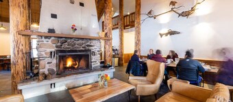Aspen - queen bedroom w/deck at The Inn At Mazama