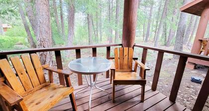 Cedar - pet-friendly room at The Inn At Mazama