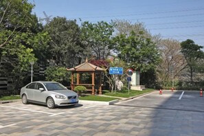 Aparcamiento sin asistencia gratuito