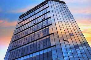 Exterior - Jinjiang Metropolo Hotel (Shanghai Jing'an Pengpu Xincun Subway Station) (Shanghai)