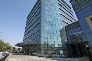Exterior - Jinjiang Metropolo Hotel (Shanghai Jing'an Pengpu Xincun Subway Station) (Shanghai)