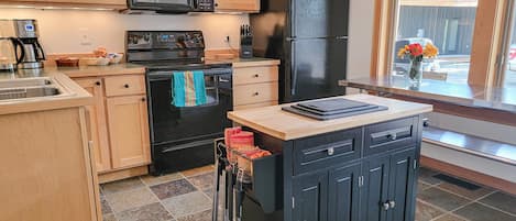 冰箱、微波炉、茶具/咖啡用具