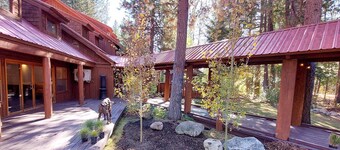 Fir - double queen bedroom at The Inn At Mazama