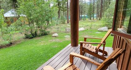 Pine Plus - king bedroom at The Inn At Mazama
