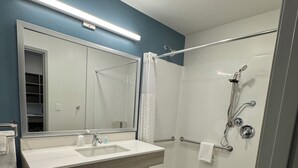 Rom, 1 queensize-seng, ikke-røyk (Roll-In Shower) | Bad