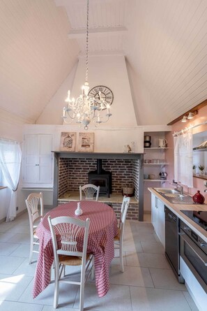Dining - Gîte for 4 with bedroom in outbuilding - between Rocamadour and Sarlat (PINSAC)