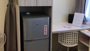 Family Double Room | Premium bedding, desk, laptop workspace, WiFi (free) - British Traveler (Taichung)