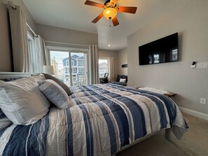 5 Schlafzimmer, Zimmersafe, Schreibtisch, Reisekinderbett