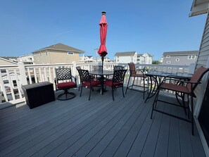 Outdoor dining - Beach Block & Fully Stocked! Steps to sand, 3 parking spots, great for families! (Brigantine)
