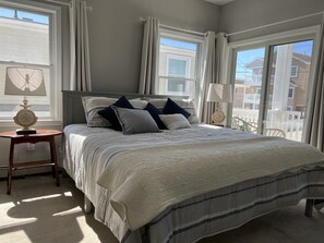 5 bedrooms, in-room safe, desk, travel crib