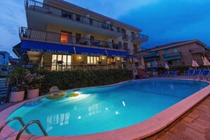 Pool - Villa Nicole (Pietra Ligure)