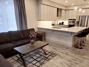 Interior - Luxury Custom Built Townhome Muskoka (Bracebridge)