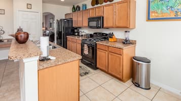 Rumah (5 Bedrooms) | Dapur pribadi | Mesin pencuci piring