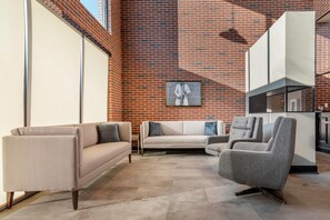 Lobby - Lyric Hotel West End, an Ascend Collection Hotel (Cleveland)