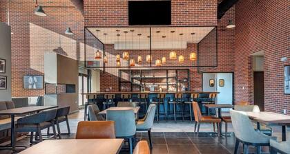 Lyric Hotel West End, Trademark Collection by Wyndham