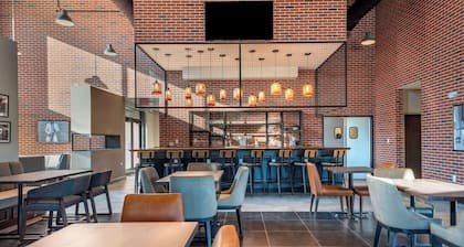 Lyric Hotel West End, an Ascend Collection Hotel