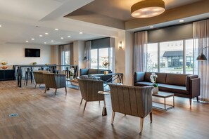 Lobby - Lyric Hotel West End, an Ascend Collection Hotel (Cleveland)