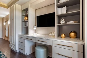 Room, 2 Queen Beds, Accessible, Non Smoking