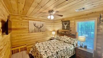 7 bedrooms, WiFi, bed sheets