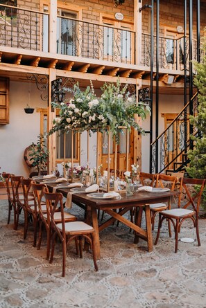 Coin salon dans le hall