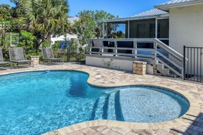 Outdoor pool, a heated pool