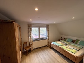 1 bedroom, free WiFi, bed sheets
