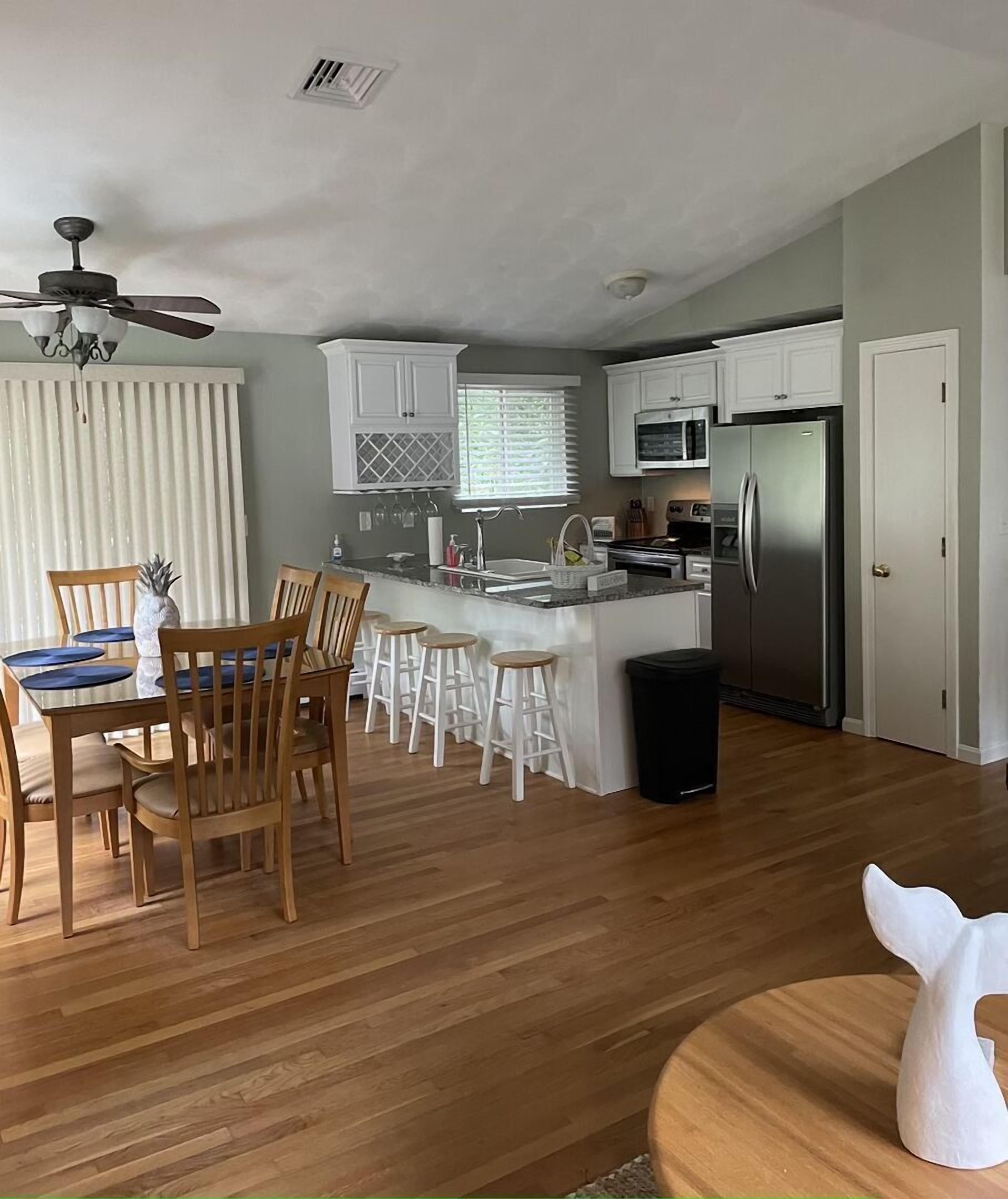 Pettaquamscutt Lake - 4 Bedroom, 2 Full Bath, Central Air