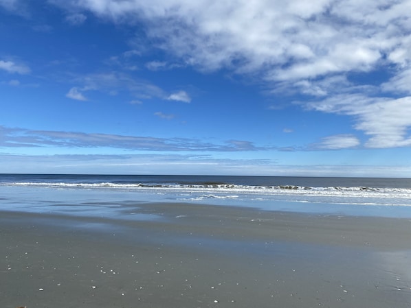 Na praia, espreguiçadeiras