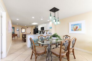 Dining - Four Seasons 703E by Liquid Life (Orange Beach)