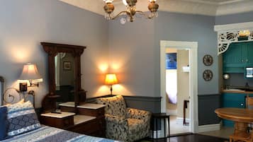 1 bedroom, desk, iron/ironing board, WiFi