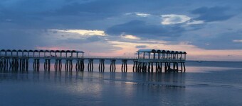 Sea-Esta Retreat, a Great Golden Isles Location!