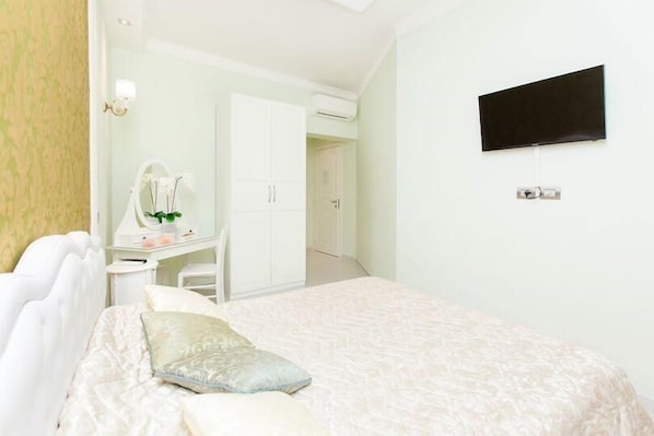 1 bedroom, WiFi, bed sheets - RELAX Double Room (ROMA)