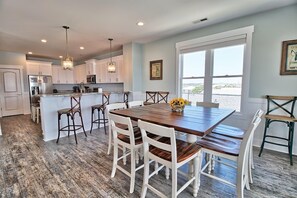 Dining - 2nd Row 9 BR Beach House in Garden City with Private Pool! AbundantSEA (Garden City)