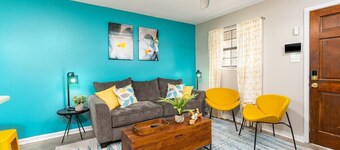 Crew Ready• 3 TVs• Kitchen• Parking• W/D• King Bed