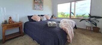 Stunning 3 bedroom bnb retreat with breathtaking mountain views