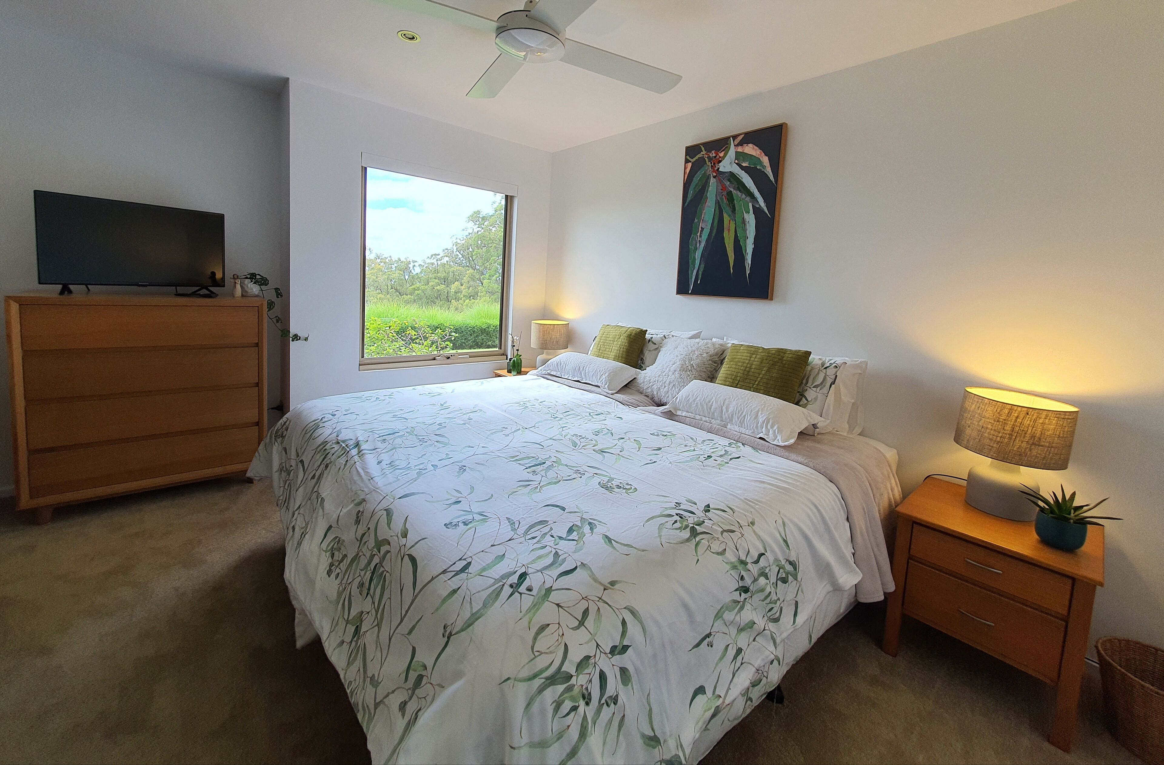 3 bedrooms, desk, iron/ironing board, free WiFi