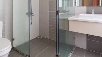 Ducha, cabezal de ducha con hidromasaje, artículos de tocador gratuitos