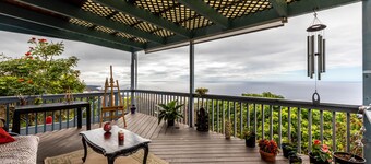 Stunning ocean views  guest house in Kona Paradise, quiet  & safe neighborhood.