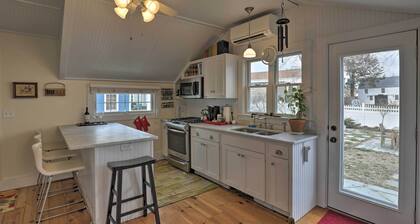 Kennebunk Cottage w/ Yard < 1 Mi to Beach!