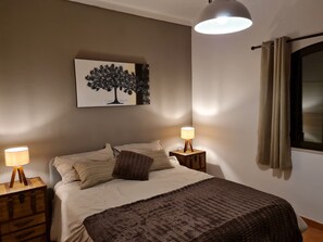 3 bedrooms, free WiFi, bed sheets, wheelchair access - Large 3 bedroom villa with pool sleeps 8 people (Palmela)