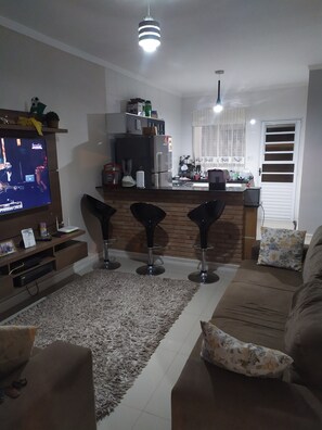 TV - House in Atibaia with pool (Atibaia)