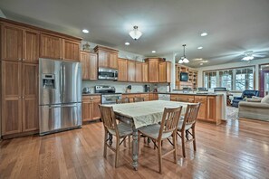 Fridge, microwave, stovetop, dishwasher - Lake Michigan Waterfront Home: 1 Mile to Downtown! (Douglas)