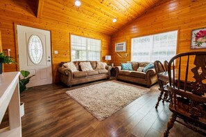 Smart TV, books - Rio Escondido Dragon Fly (UVALDE)