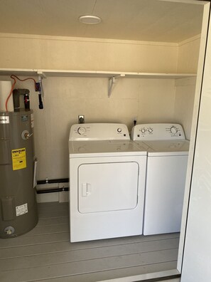 Interior - Rio Escondido Dragon Fly (UVALDE)