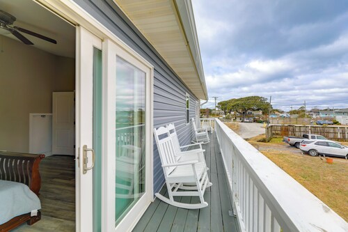 Walkable & Renovated! Salter Path Retreat w/ Deck