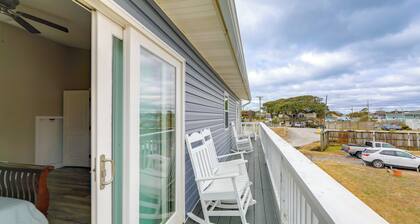 Walkable & Renovated! Salter Path Retreat w/ Deck